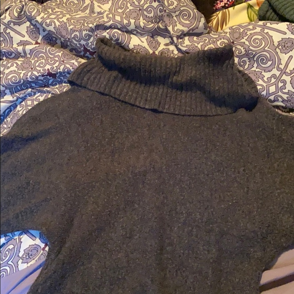 Turtle neck shirt